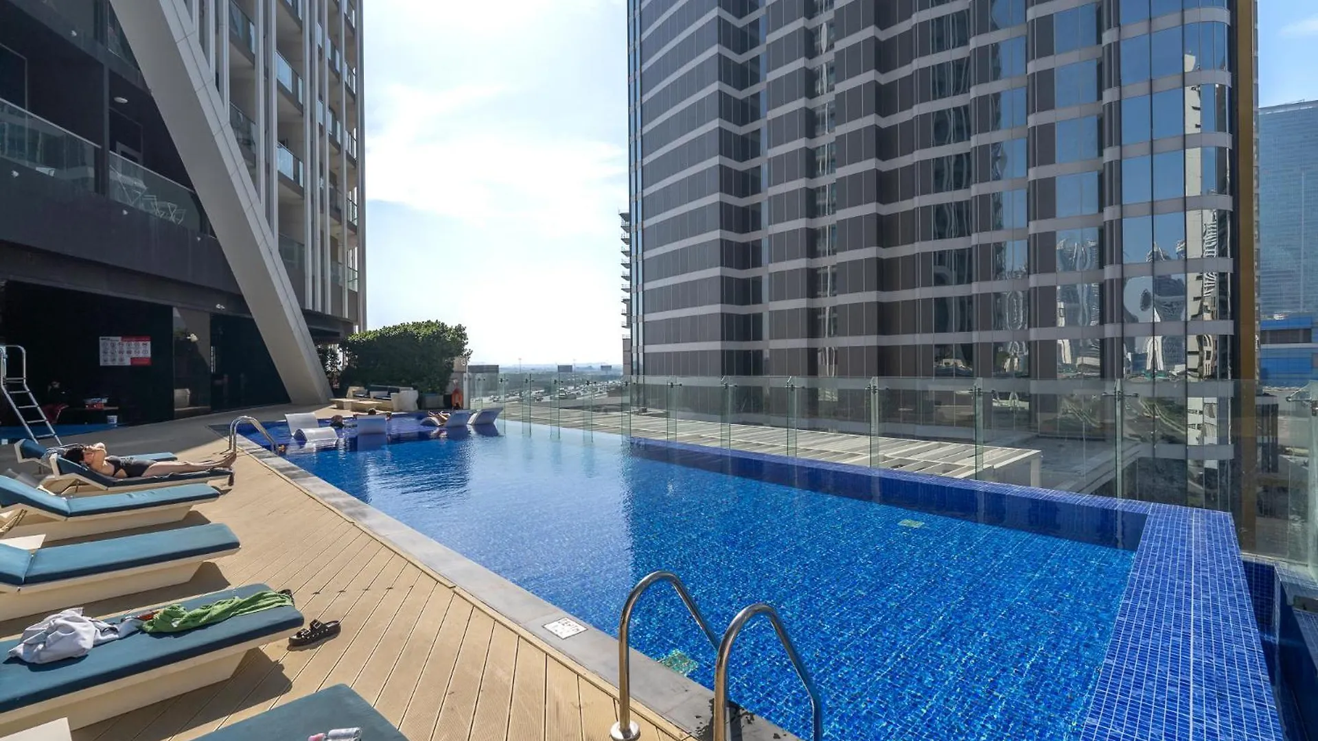 Apartment 2-Bedroom Oasis With Hotel-Quality Comfort In Business Bay Perfect For 4 Dubai United Arab Emirates