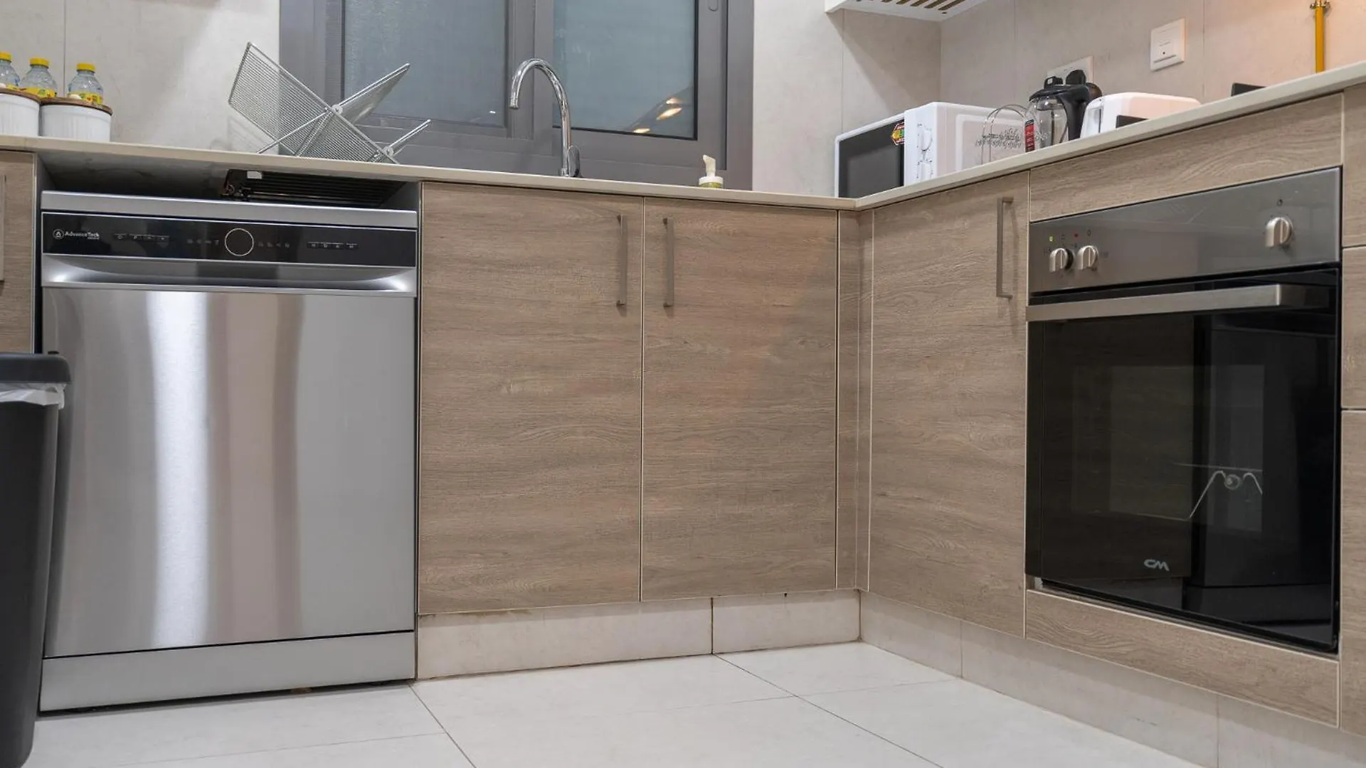 2-Bedroom Oasis With Hotel-Quality Comfort In Business Bay Perfect For 4 Dubai 0*,