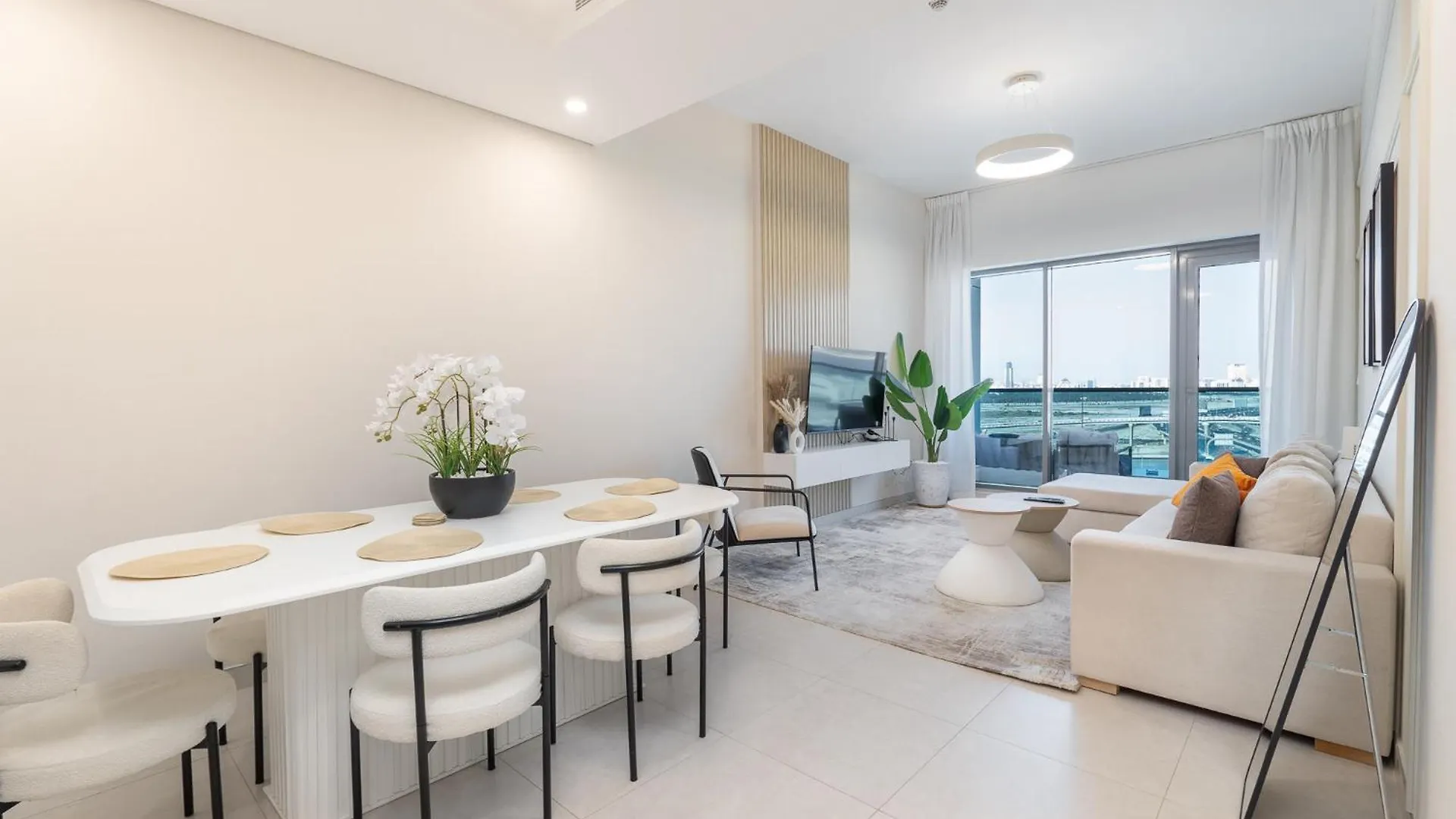 2-Bedroom Oasis With Hotel-Quality Comfort In Business Bay Perfect For 4 Dubai Apartment