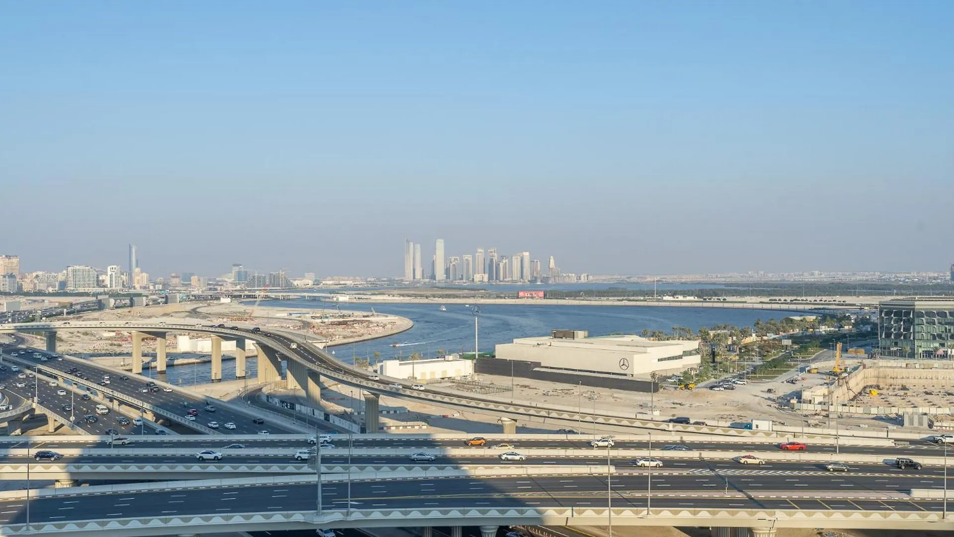 Apartment 2-Bedroom Oasis With Hotel-Quality Comfort In Business Bay Perfect For 4 Dubai United Arab Emirates