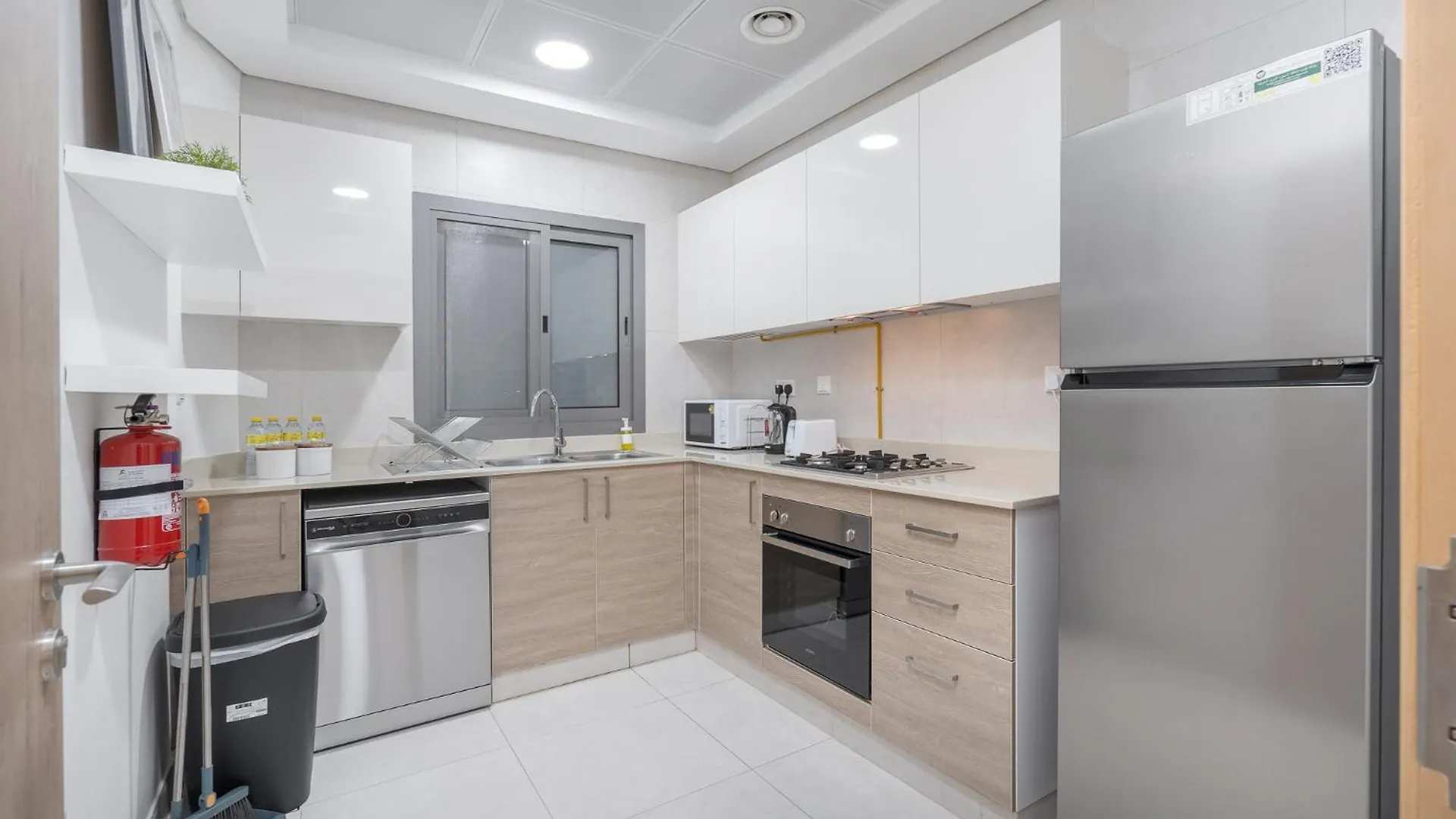 2-Bedroom Oasis With Hotel-Quality Comfort In Business Bay Perfect For 4 Dubai Apartment