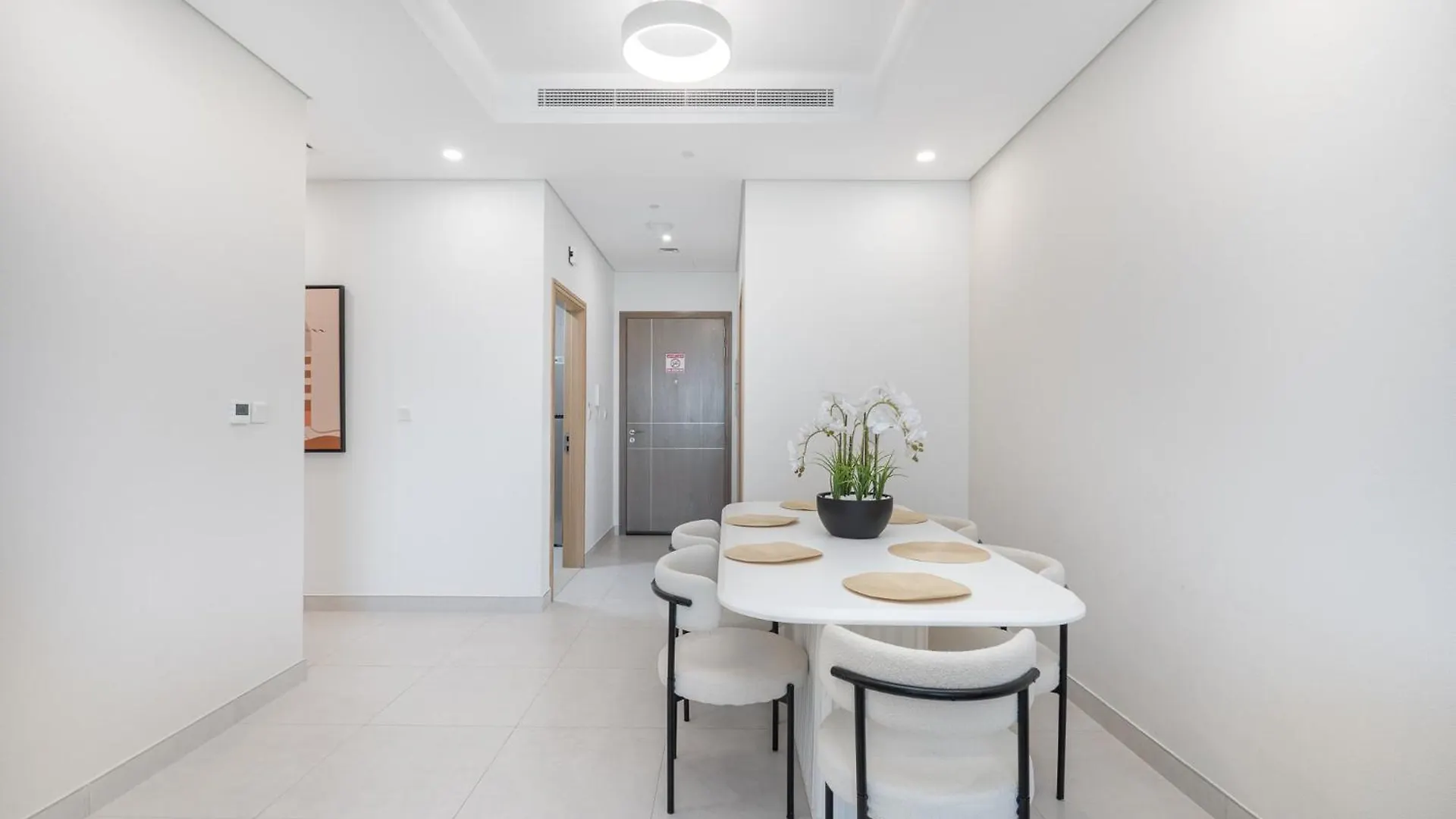 Apartment 2-Bedroom Oasis With Hotel-Quality Comfort In Business Bay Perfect For 4 Dubai United Arab Emirates